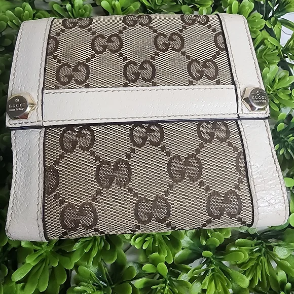 Gucci With COA Bifold Wallet - Picture 2 of 12